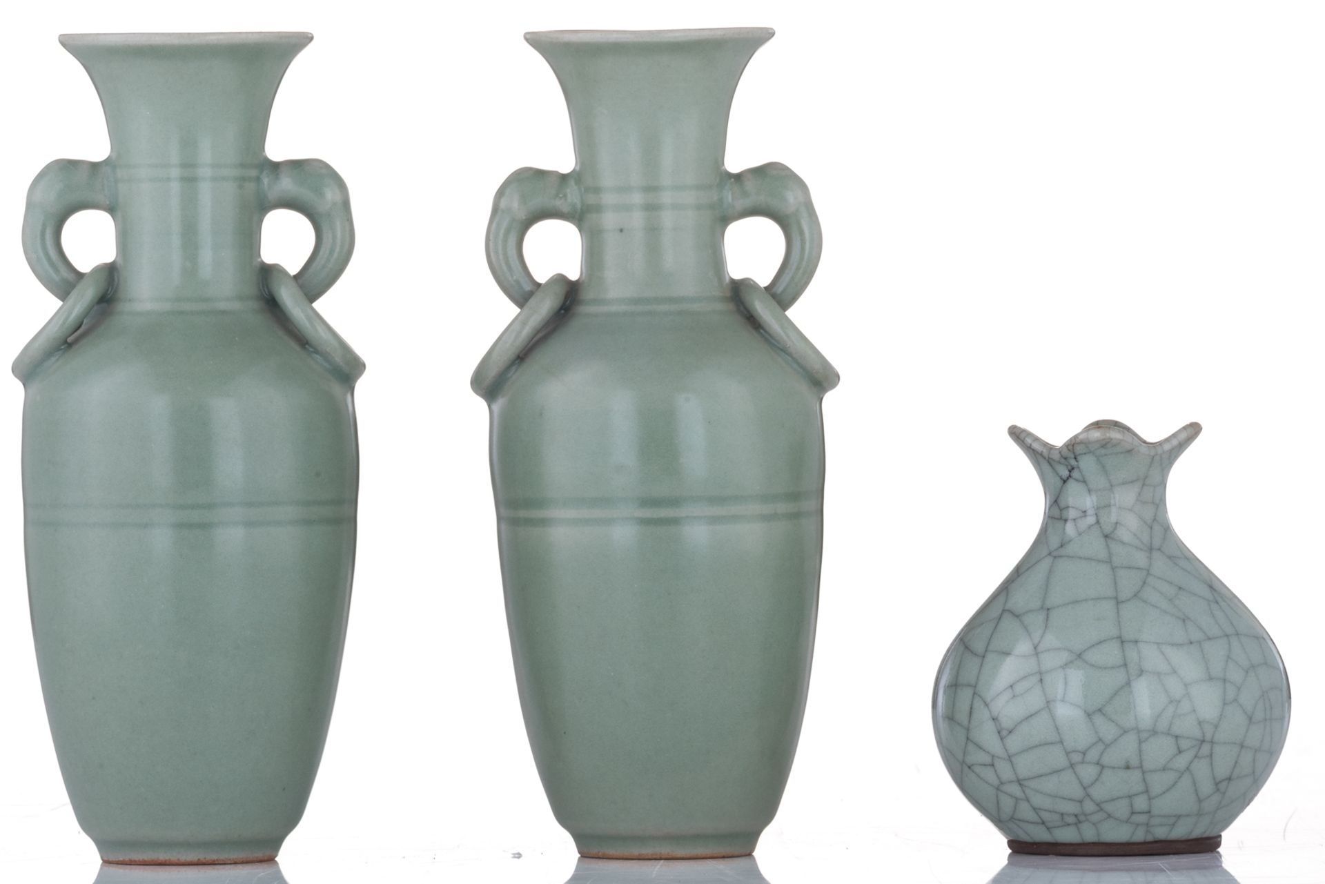 A lot of two small Chinese celadon stoneware vases and a small granate shaped vase with guan glaze, - Image 3 of 6