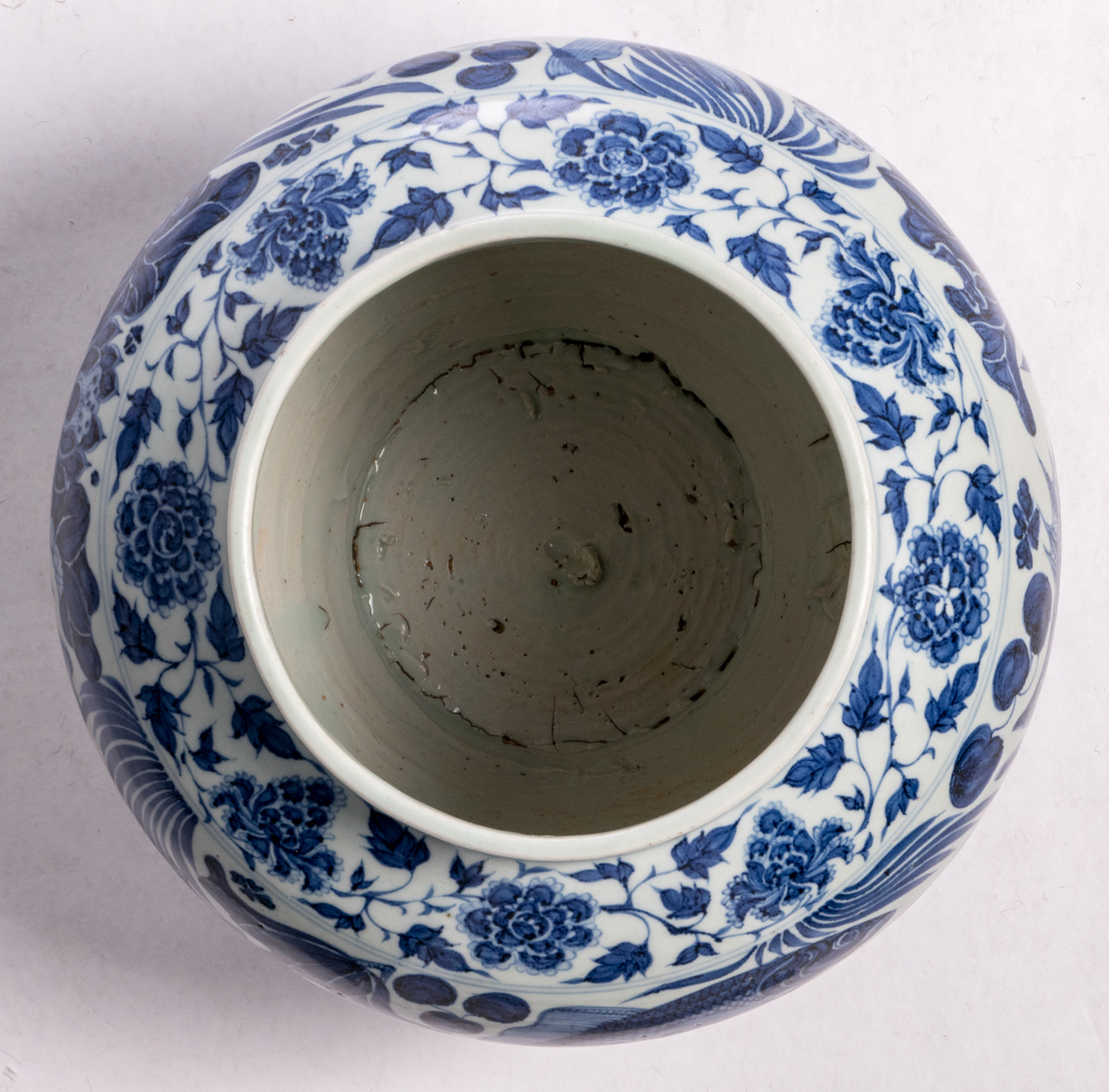 A Chinese blue and white jar, all over decorated with fish in a lotus pond, H 28 cm - Image 5 of 6