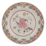 A Chinese famille rose and gilt floral decorated export porcelain charger, ø 40 cm