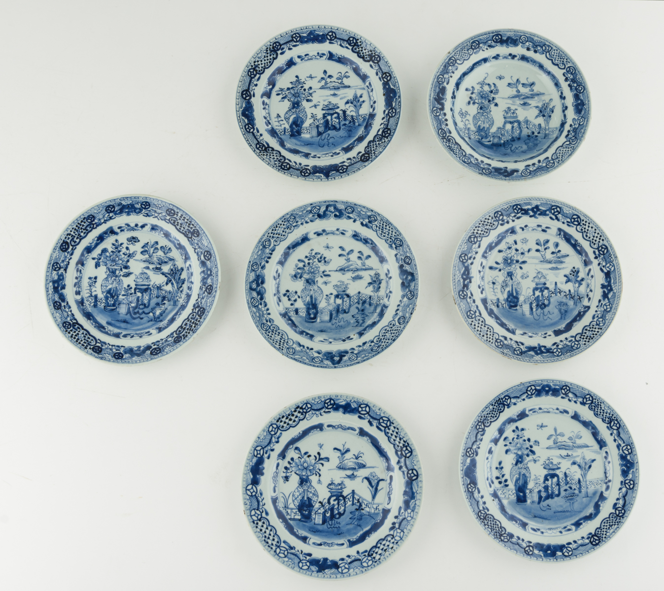 A series of twelve blue and white export porcelain tableware, decorated with a still life on a - Image 4 of 5
