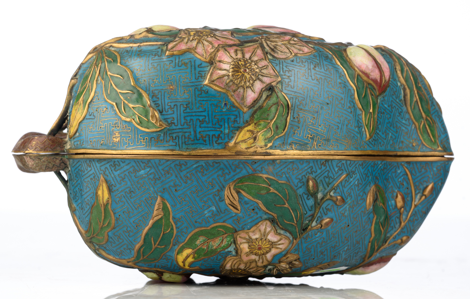 A Chinese peach shaped cloisonné box and cover, the outside with the symbolic nine peaches relief - Image 4 of 7