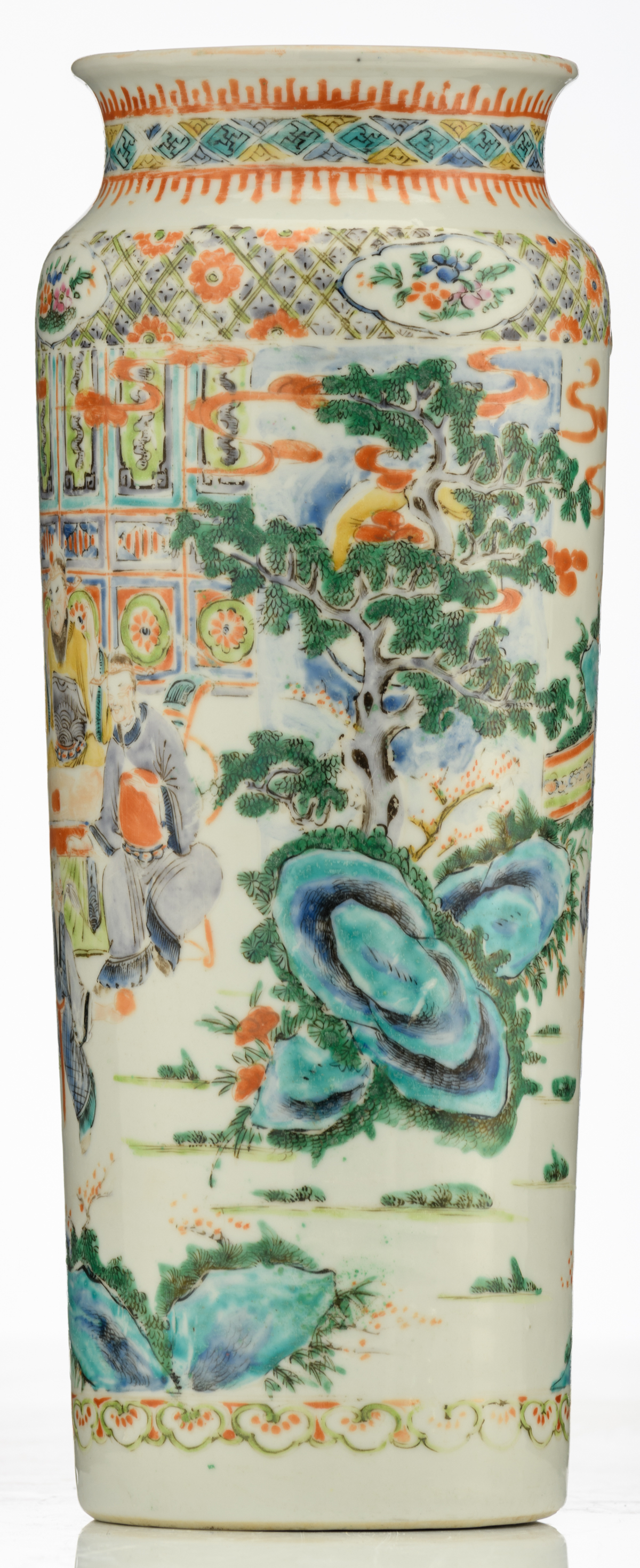 A Chinese famille rose rouleau vase, decorated with a court scene, H 35,5 cm - Image 2 of 6