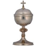 A silver ciborium, no visible hallmarks but tested on silver purity, 20thC, H 36 cm - Weight: