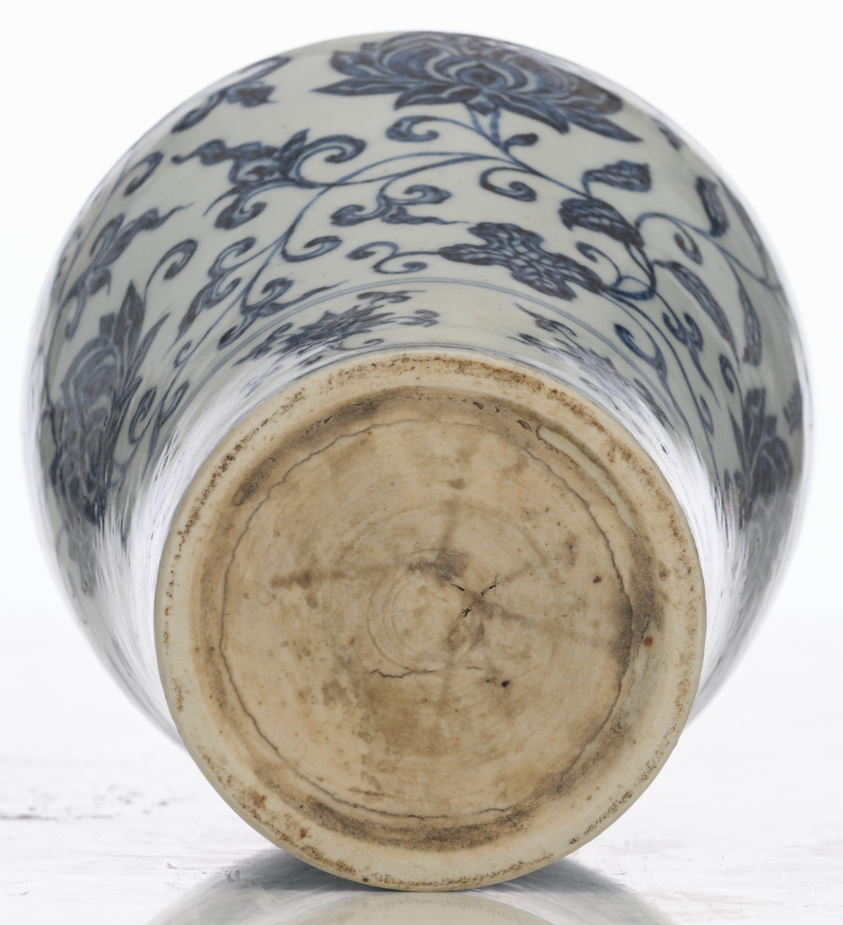 A Chinese blue and white meiping vase, decorated with scrolling lotus, H 24,5 cm - Image 6 of 6