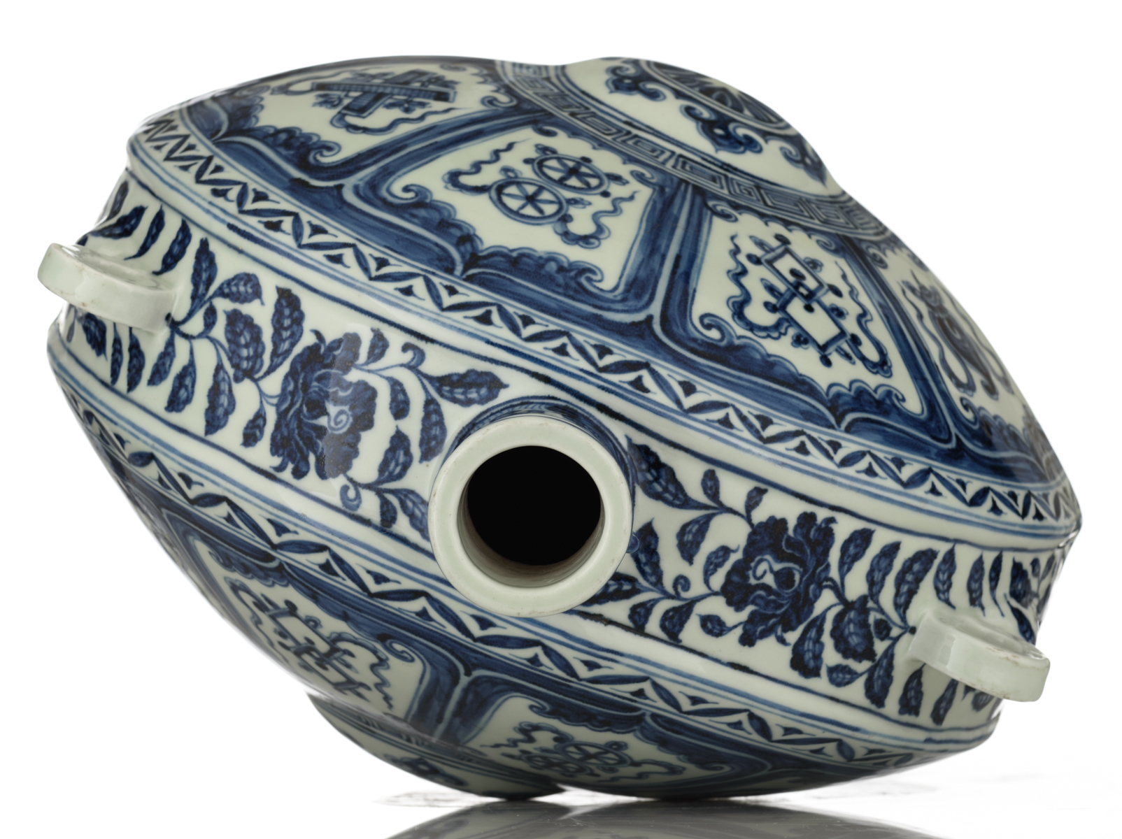 A Chinese moonflask, blue and white decorated with the eight Buddhist symbols, H 36,5 cm - Image 5 of 6