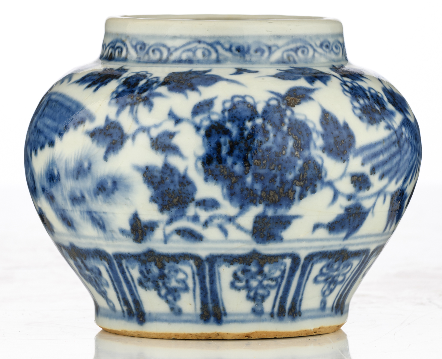 A Chinese blue and white Yuan style jar, decorated with phoenix, H 13,5 cm - Image 2 of 6