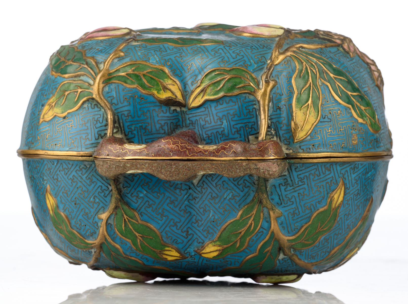 A Chinese peach shaped cloisonné box and cover, the outside with the symbolic nine peaches relief - Image 3 of 7