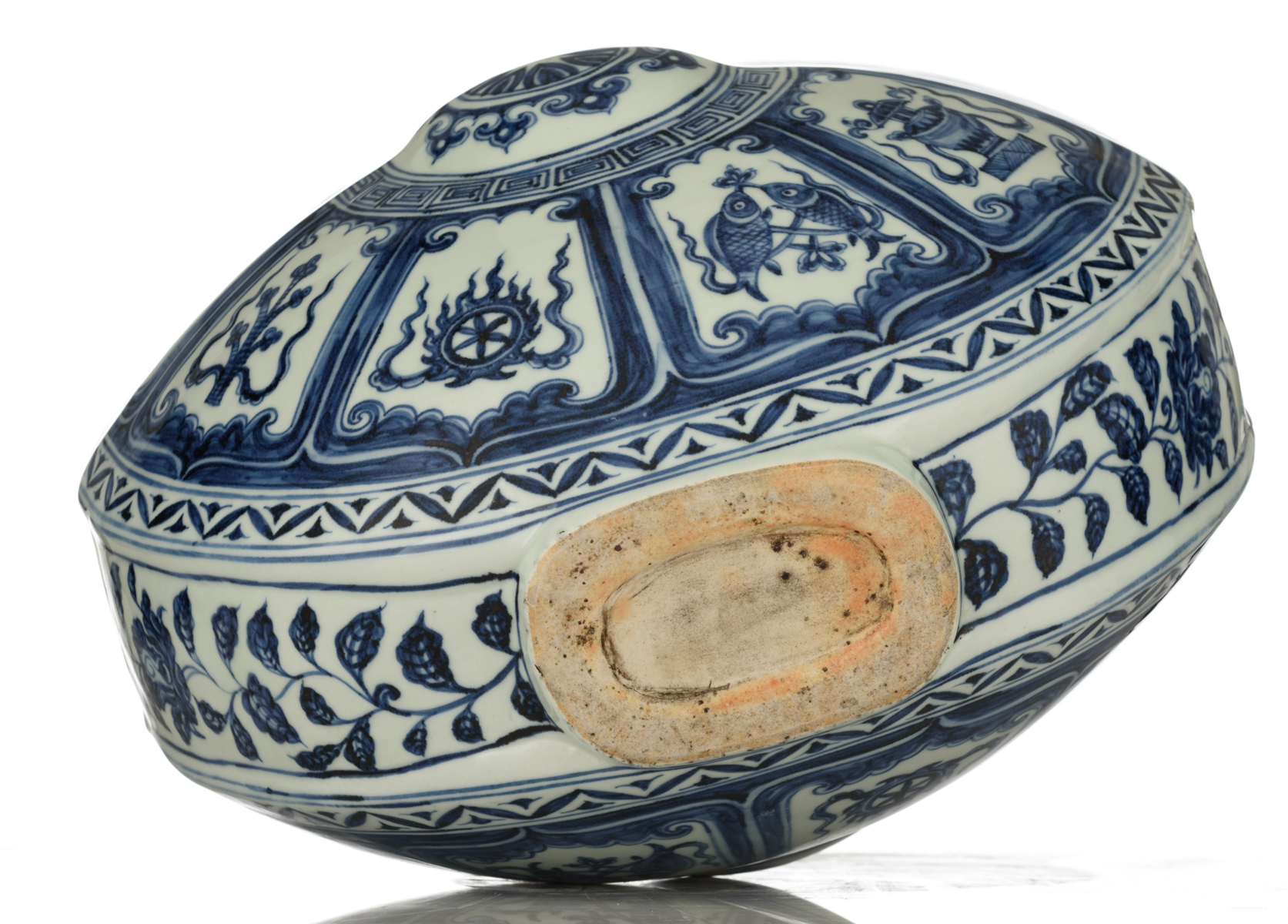 A Chinese moonflask, blue and white decorated with the eight Buddhist symbols, H 36,5 cm - Image 6 of 6