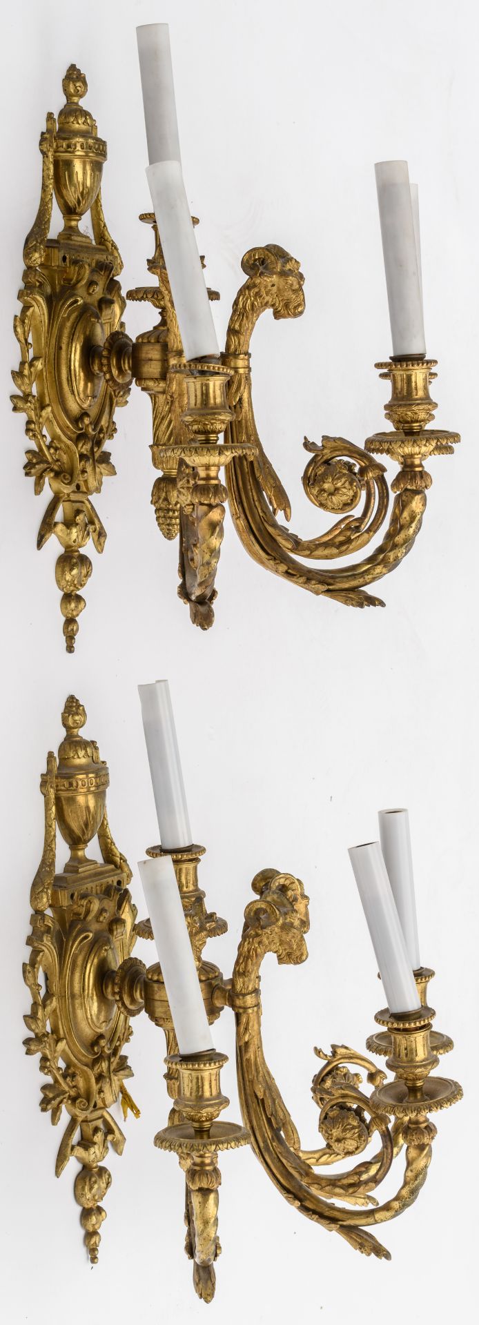 A nice pair of 19thC gilt bronze neoclassical wall sconces, the crest of the arms shaped as rams - Image 4 of 5