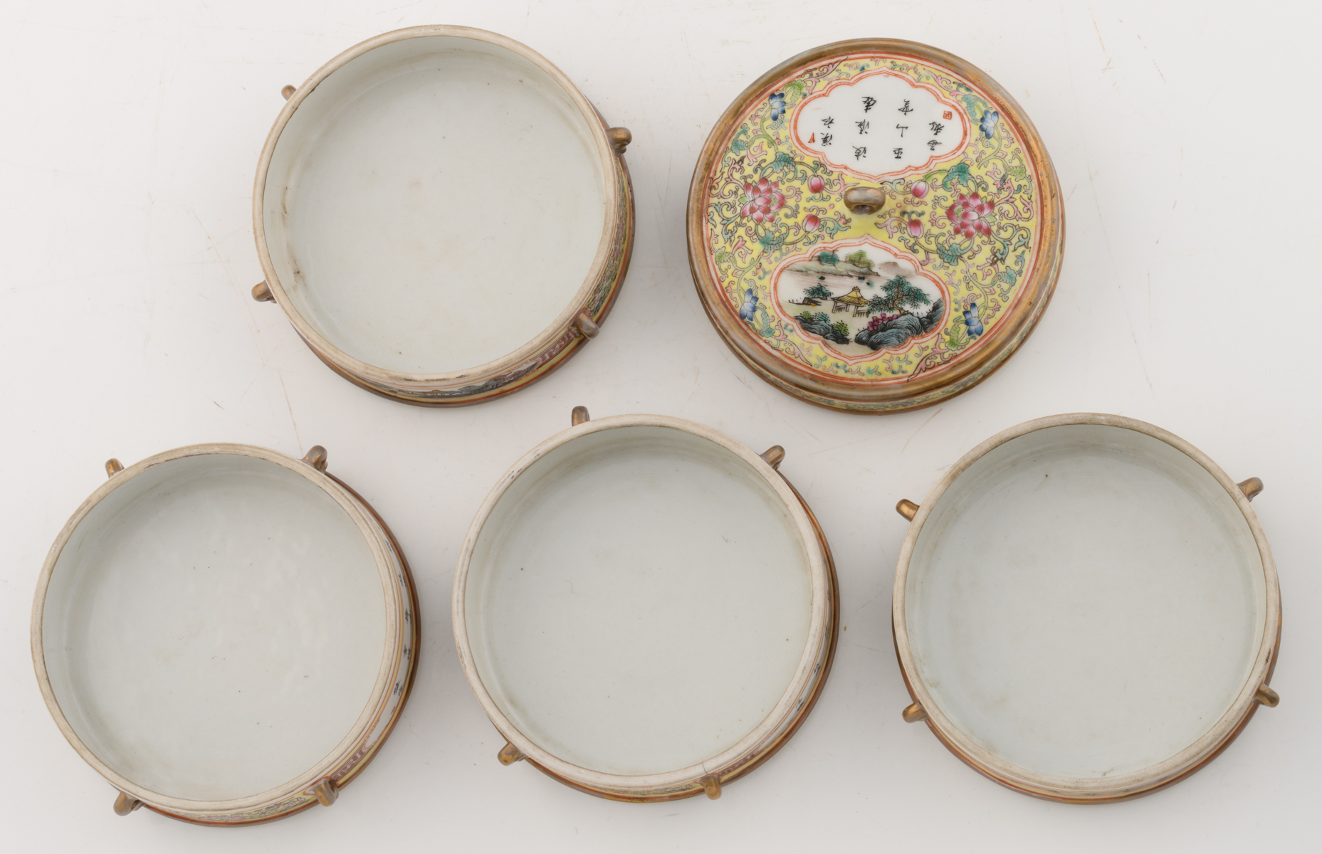 A Chinese yellow ground with famille rose lotus scrolls decorated four-tiered porcelain food - Image 5 of 7