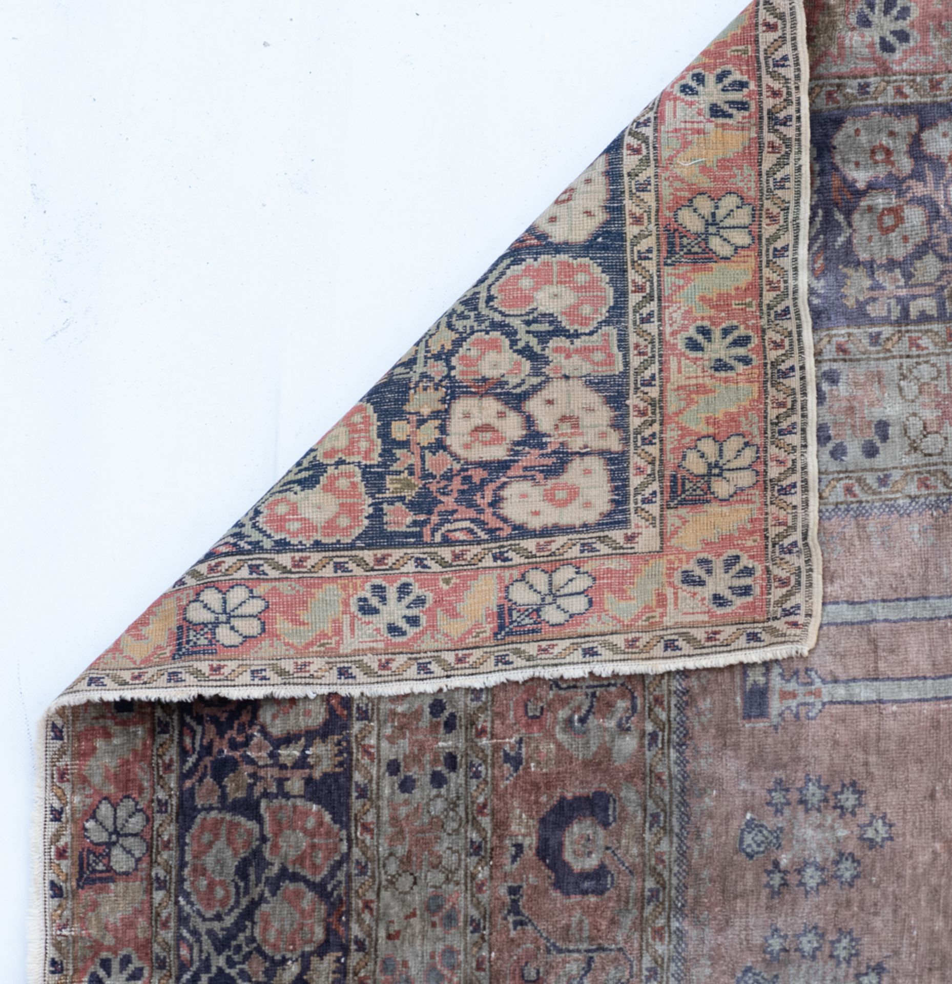 An Oriental rug in wool and silk with birds and floral motifs, 140 x 211 cm; added: an Oriental silk - Image 5 of 5