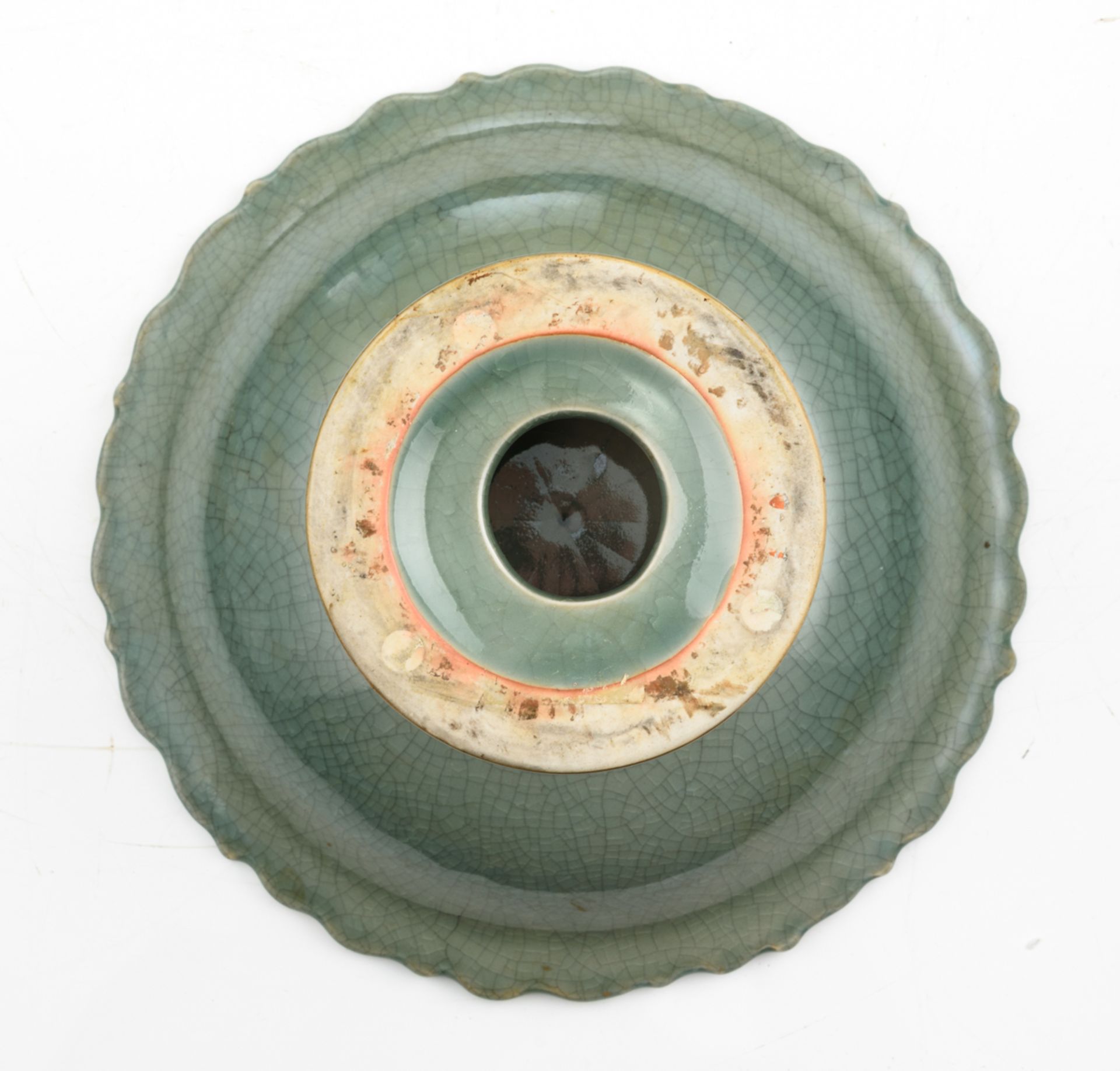 A Chinese celadon crackleware footed flower plate with a lobed edge, H 12 - ø 24,5 cm - Image 7 of 7
