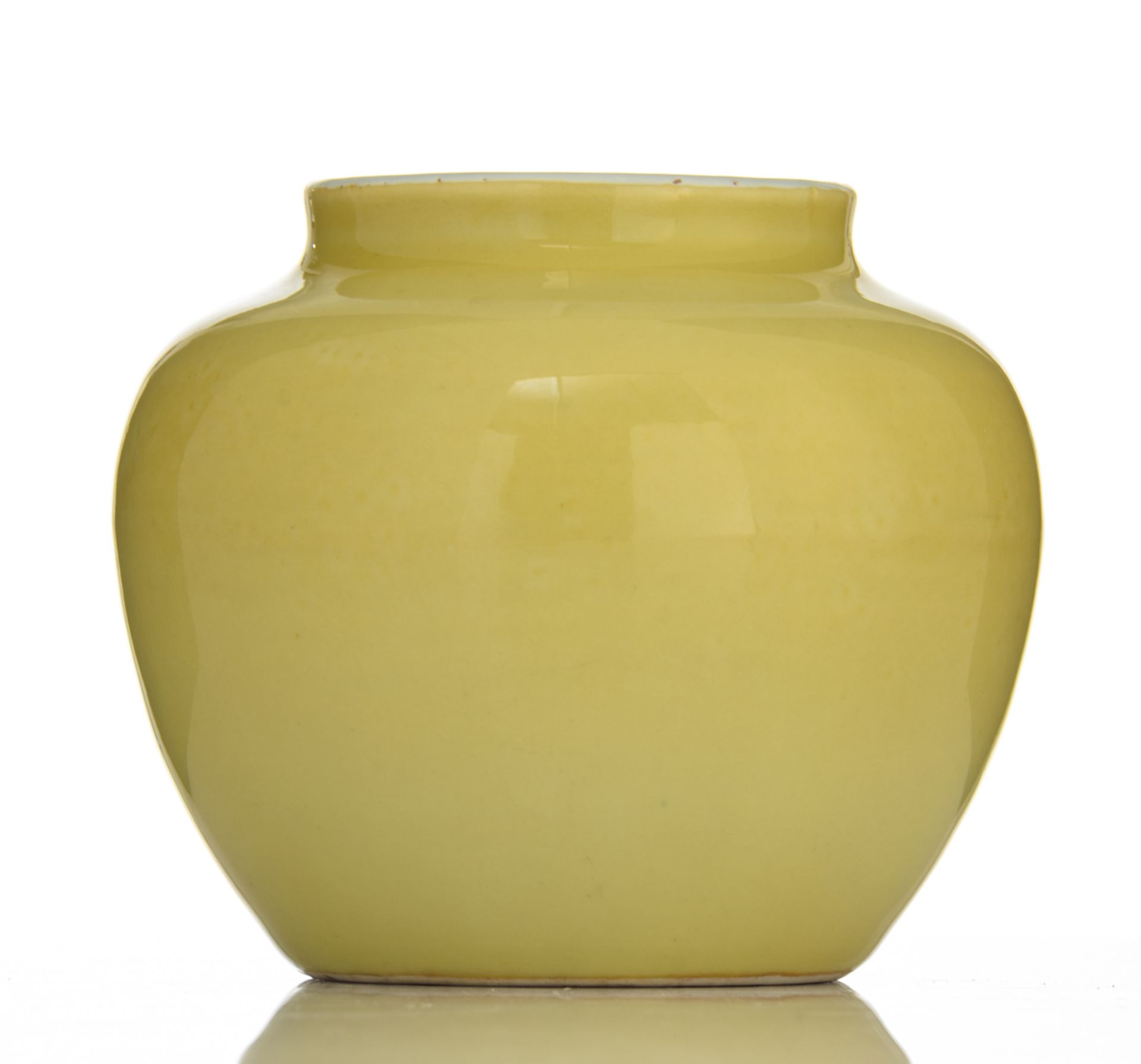 A Chinese yellow crackle-glazed jar, with a Jiajing mark, H 13 - ø 15 cm - Image 4 of 9