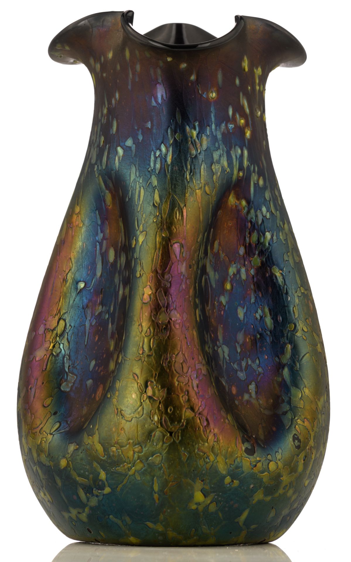 A Loetz type overlay glass display vase, the inside black, the outside green iridescent and oil like - Bild 4 aus 7