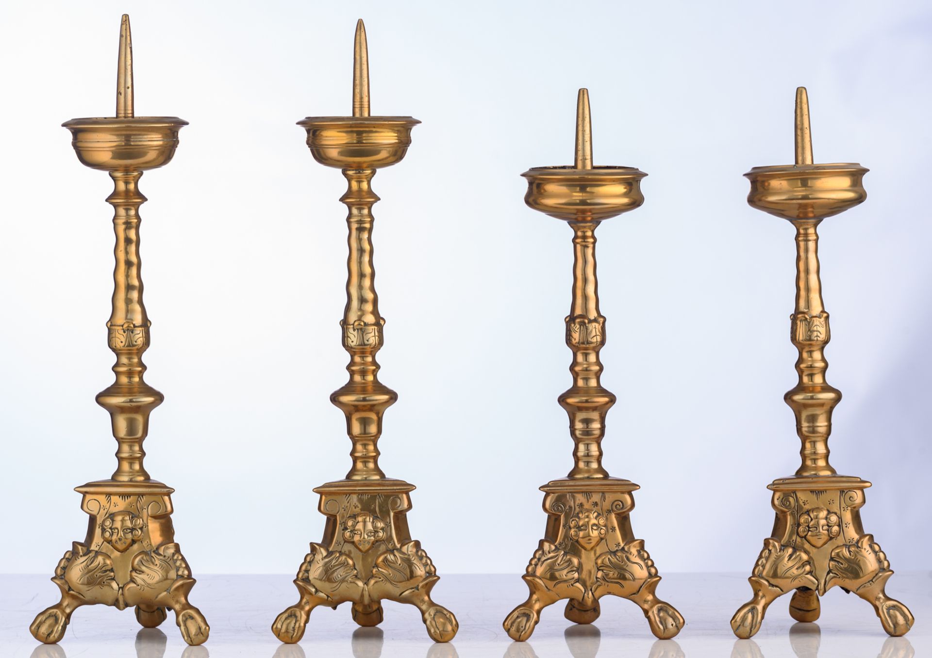 Two pair of Baroque bronze church candlesticks, 17thC, H 38,5 - 43 cm - Bild 3 aus 7