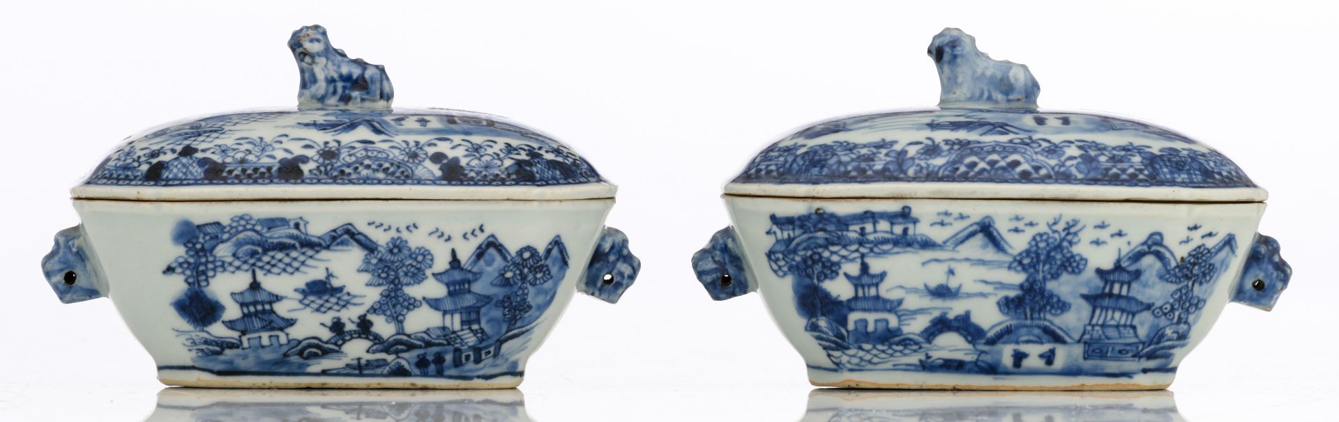 A Chinese Nanking export porcelain tureen, decorated with a pavilion in a mountainous river - Image 8 of 22
