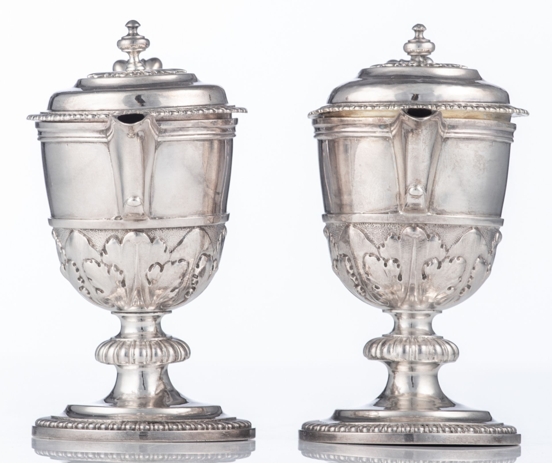 A pair of early 18thC silver ecclesiastical cruets, illegibly marked, with the owners' mark of the - Bild 5 aus 14