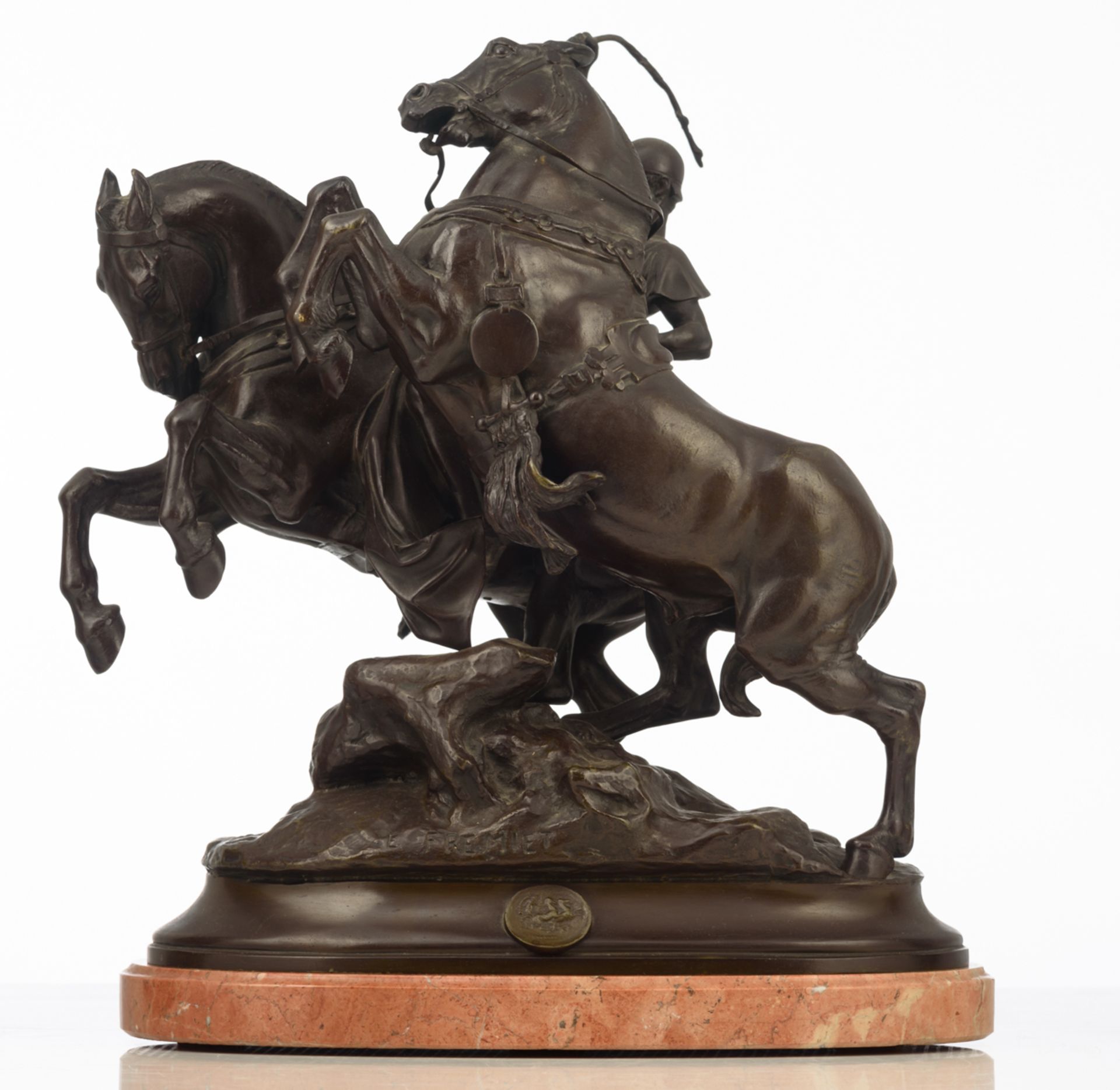 Freniet E., the Roman horse tamer, brown patinated bronze on a rouge imperial marble base, H 40 - Image 4 of 9