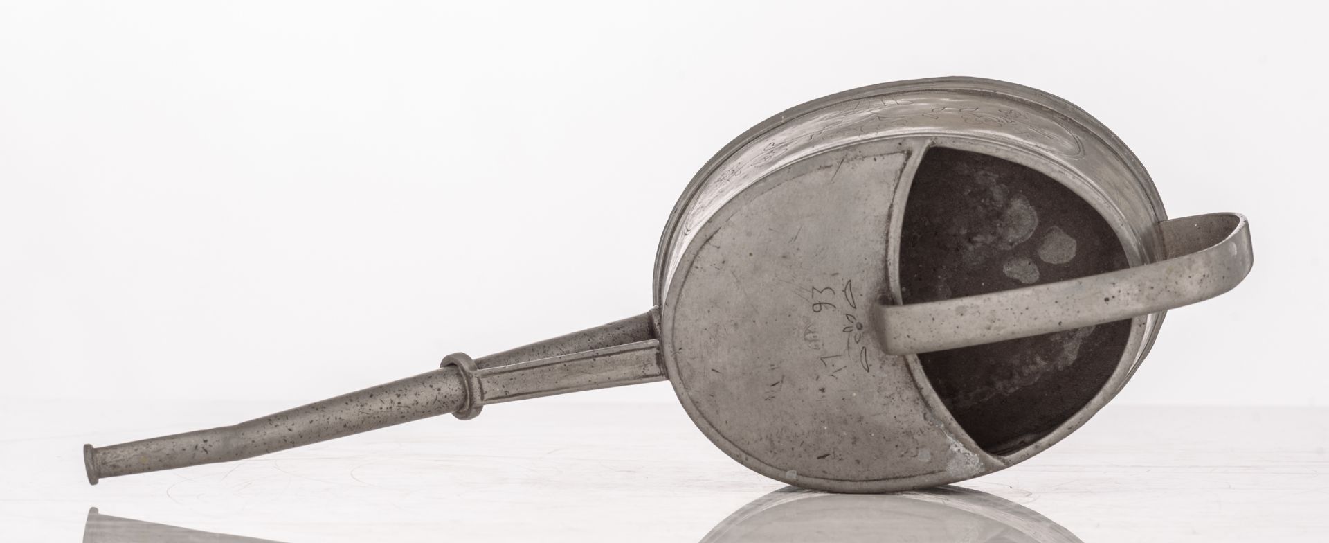 A 1793 dated, most probably Dutch, pewter watering can with engraved decoration, H 15 - W 40 D 13 - Image 5 of 8