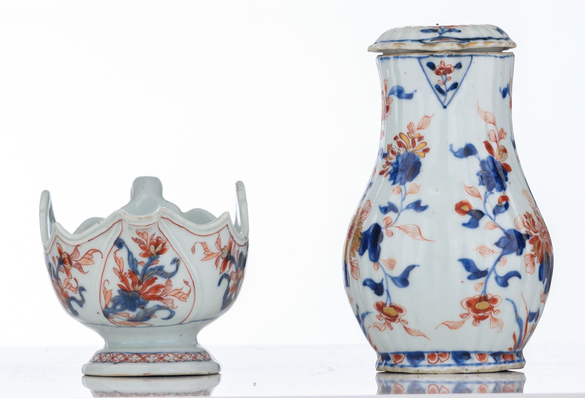 A Chinese Imari lobed jug, decorated with flower bundles; added: a ditto Louis XV-style sauceboat, - Image 5 of 7