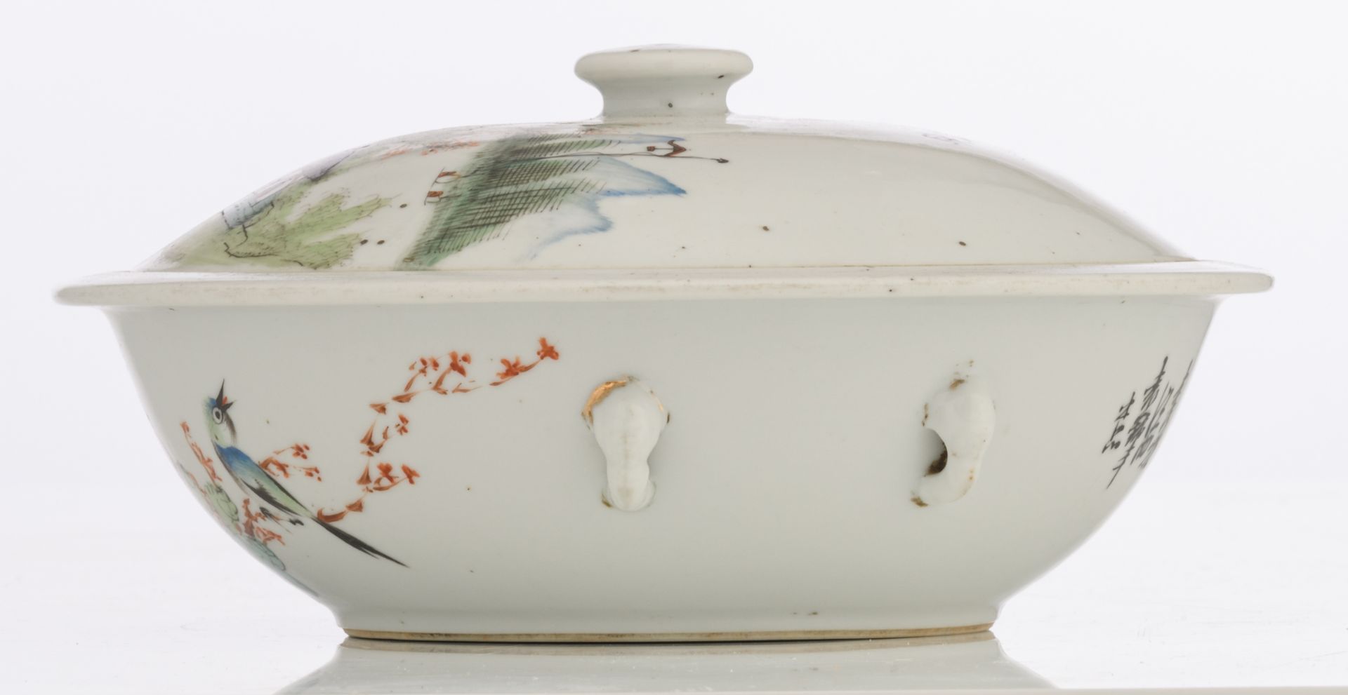 A Chinese polychrome decorated bowl and cover food warmer, decorated with birds on flower - Image 3 of 15