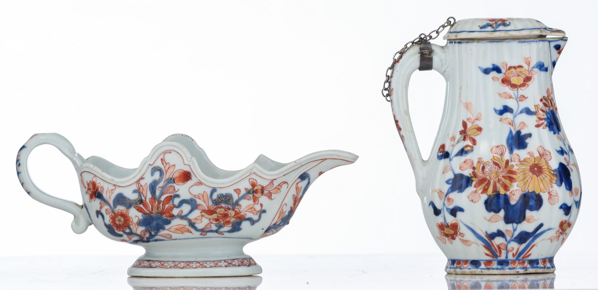 A Chinese Imari lobed jug, decorated with flower bundles; added: a ditto Louis XV-style sauceboat, - Image 4 of 7