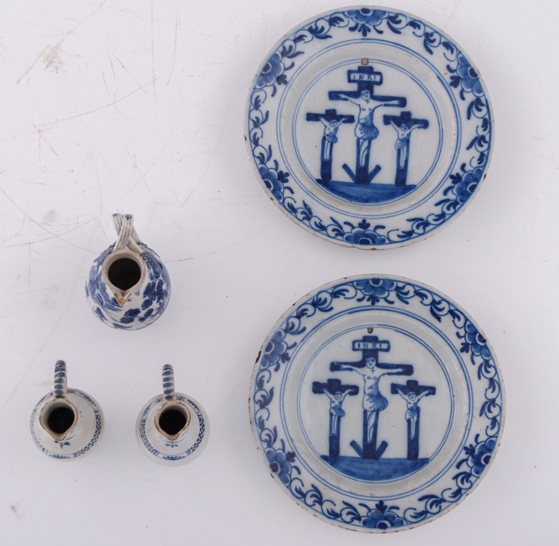 Two late 17th - early 18thC Dutch Delftware plates blue and white decorated with a Calvary, ø 23 cm; - Image 6 of 7