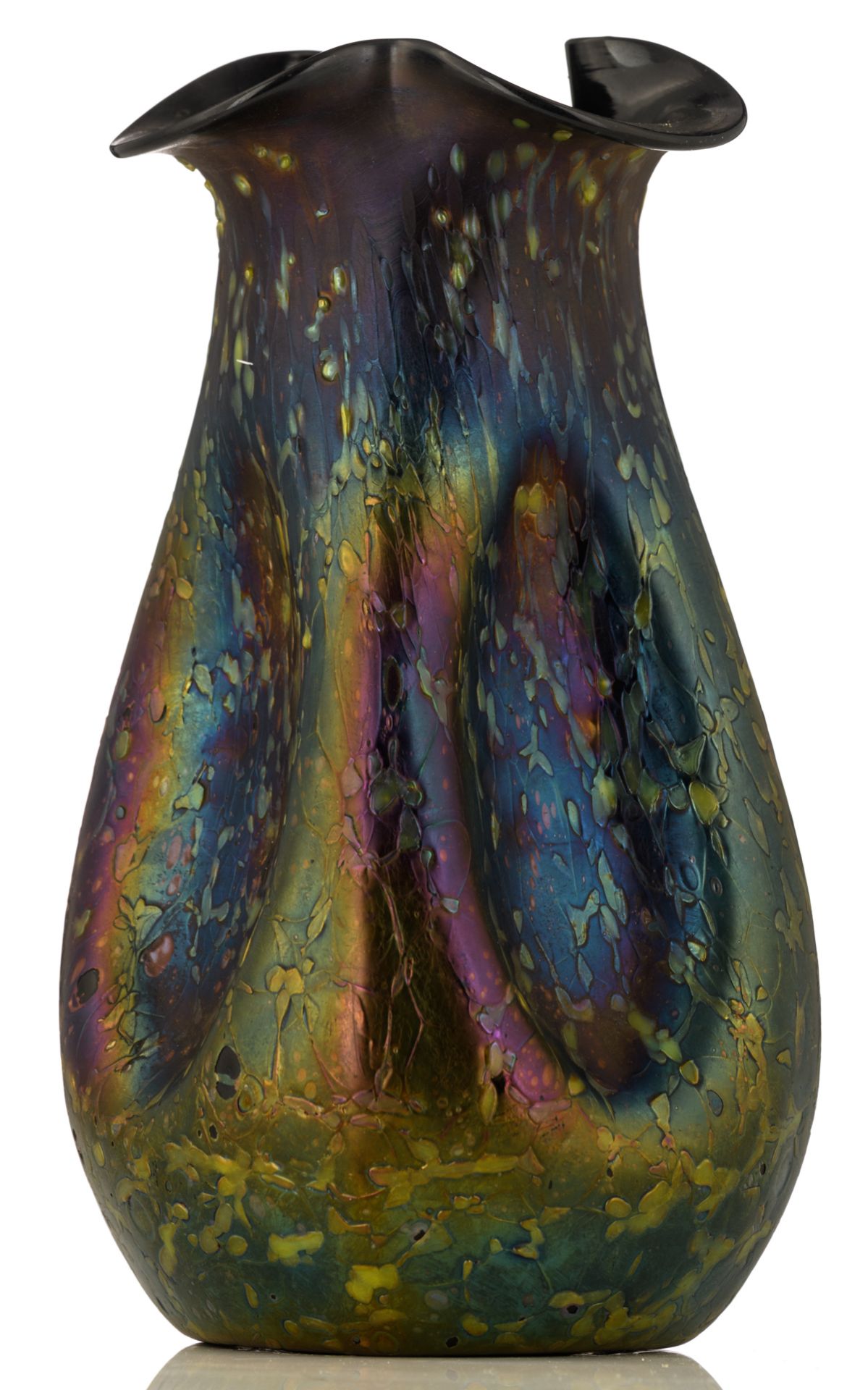 A Loetz type overlay glass display vase, the inside black, the outside green iridescent and oil like - Bild 2 aus 7