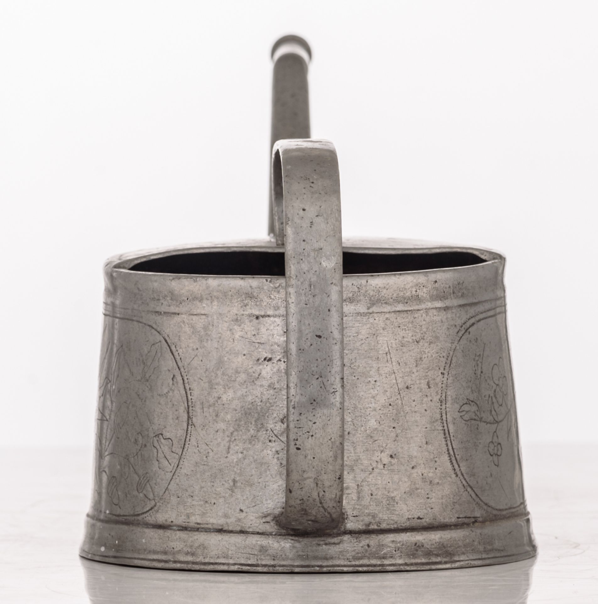 A 1793 dated, most probably Dutch, pewter watering can with engraved decoration, H 15 - W 40 D 13 - Image 2 of 8