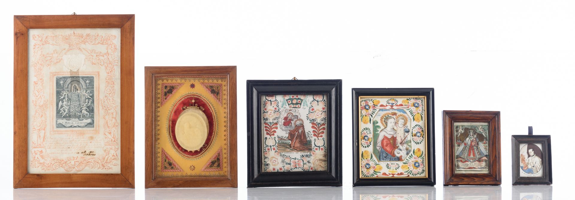 Various items fitting in the popular religious experience: two 18thC handcoloured engravings - Bild 2 aus 9