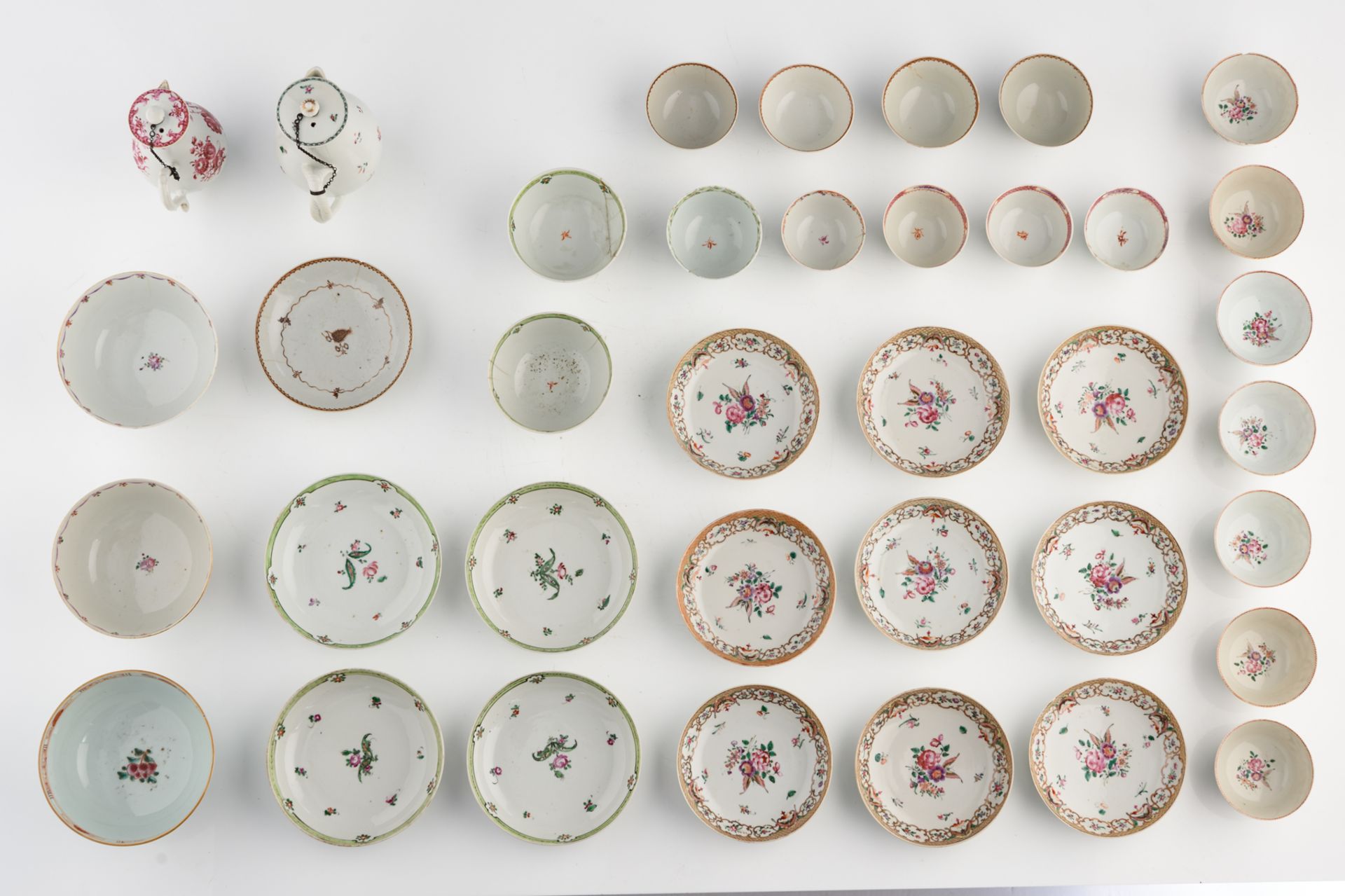 A collection of various 18thC Chinese famille rose export porcelain, consisting of two little - Image 22 of 23