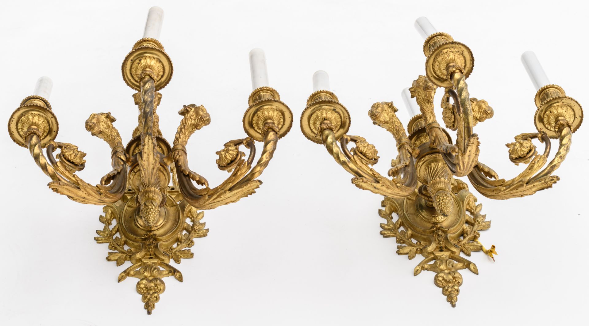 A nice pair of 19thC gilt bronze neoclassical wall sconces, the crest of the arms shaped as rams - Image 5 of 5