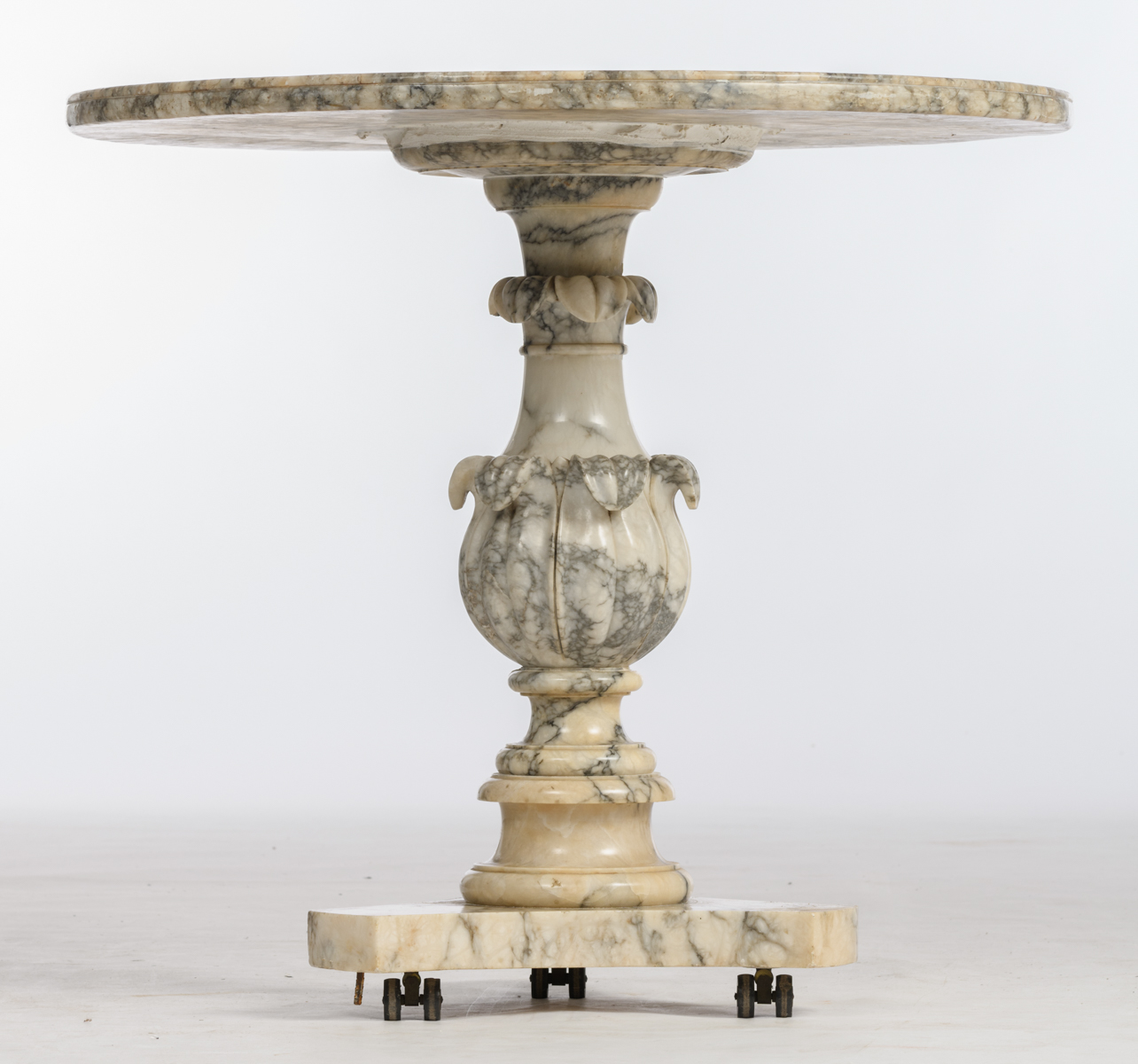 A Brèche violet marble guéridon with a pietra dura Carrara marble top, decorated with vines, H - Image 3 of 7