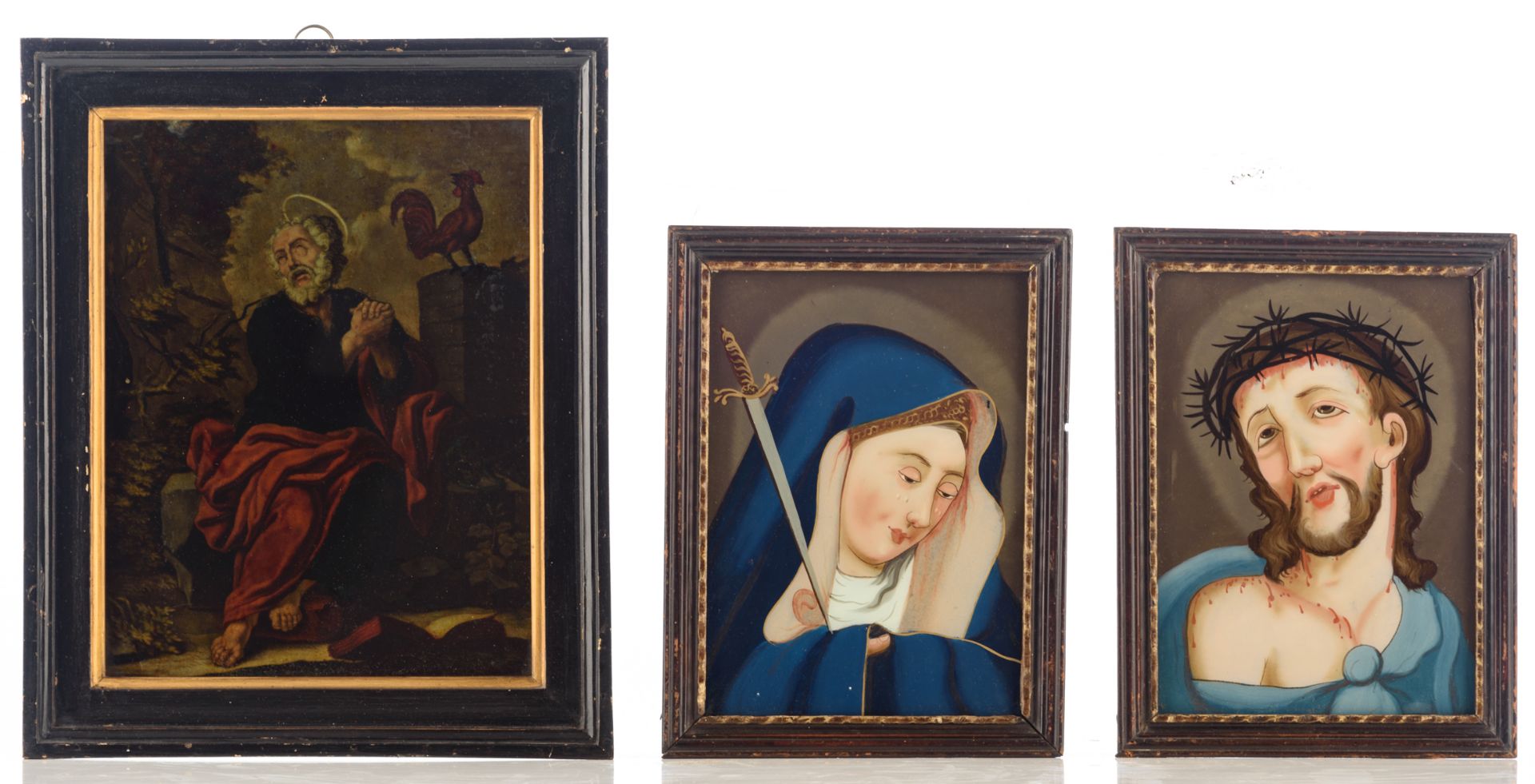 Two early 19thC reverse glass paintings depicting a 'Mater Dolorosa' and an 'Ecce Homo', most - Bild 2 aus 3