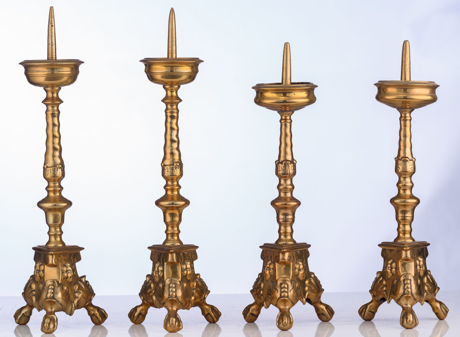 Two pair of Baroque bronze church candlesticks, 17thC, H 38,5 - 43 cm - Bild 4 aus 7