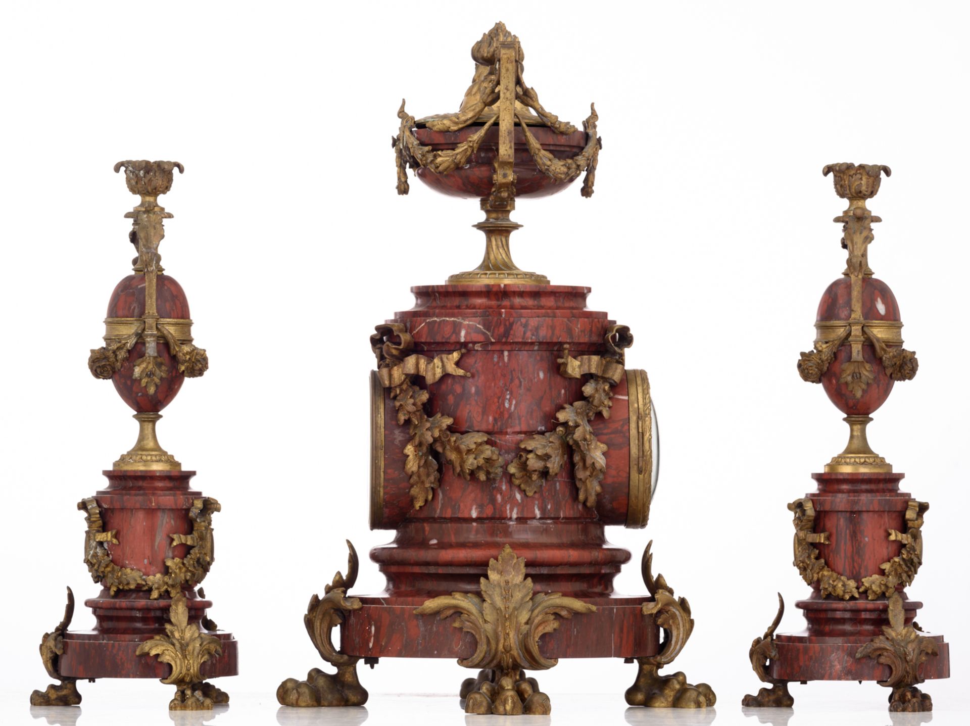 A three-piece rouge Napoleon marble garniture, consisting of a pair of candelabras and a mantel - Image 5 of 10
