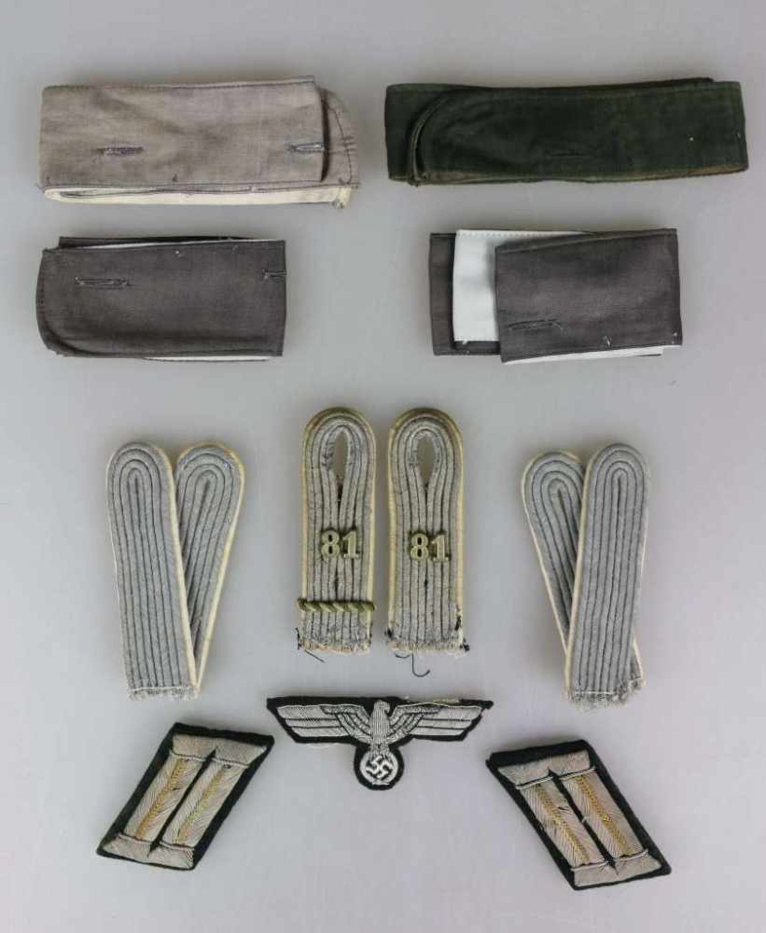 Wehrmacht, verschiedene Uniformeffekten. 3 Paar Schulterklappen eines Leutnants zum einnähen, - Image 2 of 4