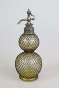 Französische Siphonflasche in Kürbisform/ Kalebassen-Form aus handgearbeitetem Glas, ausgekugelter