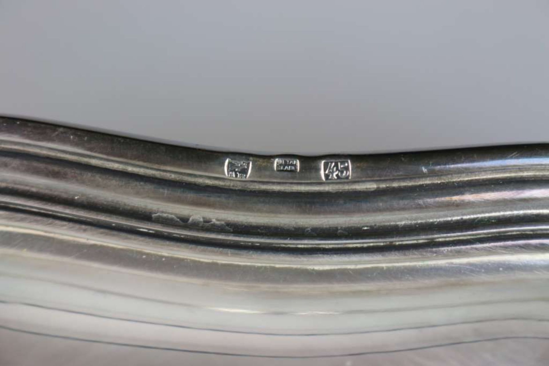 Große Platte, oval, mit profilierter Randung, versilbert, Markung: Metal Plano AB 45, 1235 g, L: - Bild 2 aus 3