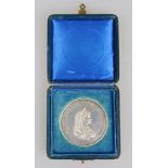 Russland, silberne Medaille im Etui, Zarin Maria Feodorovna, mit rückseitiger Widmung "zum