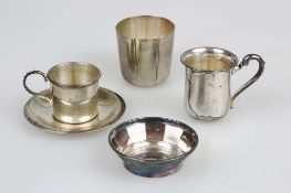 Konvolut fünf Teile Silber: Tasse, 925er Silber; Becher, PUIFORCAT; Tasse mit Untertasse, 925er