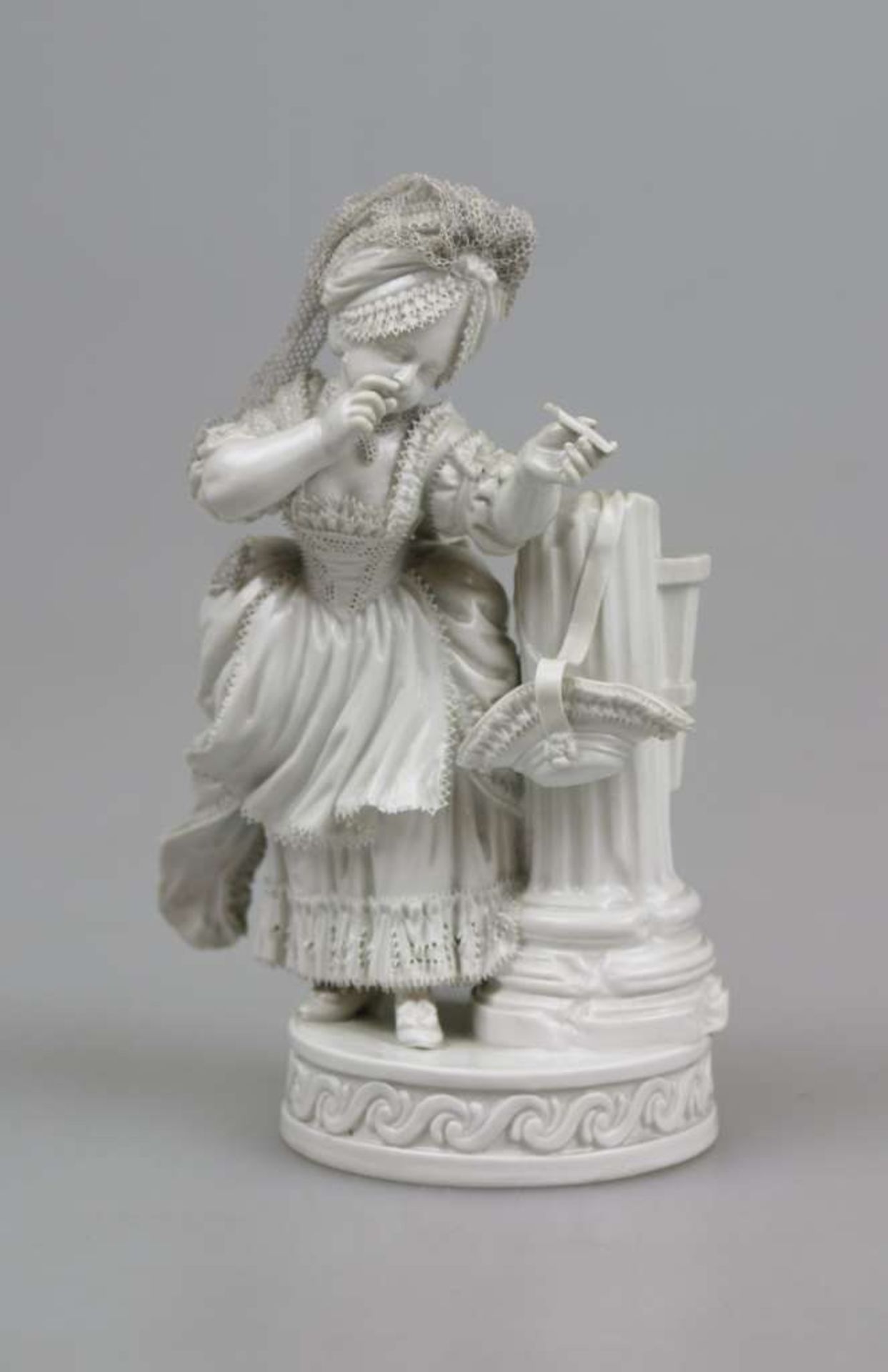 Meissen, "Mädchen mit Pfeil", Entwurf Michel Victor ACIER (1736-1799) ca. 1776, Modellnr. F 32,