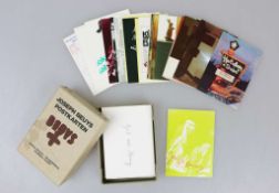 Joseph BEUYS (1921-1986), Joseph Beuys 92 Postkarten in signierte Kartonschachtel. Postkarten aus