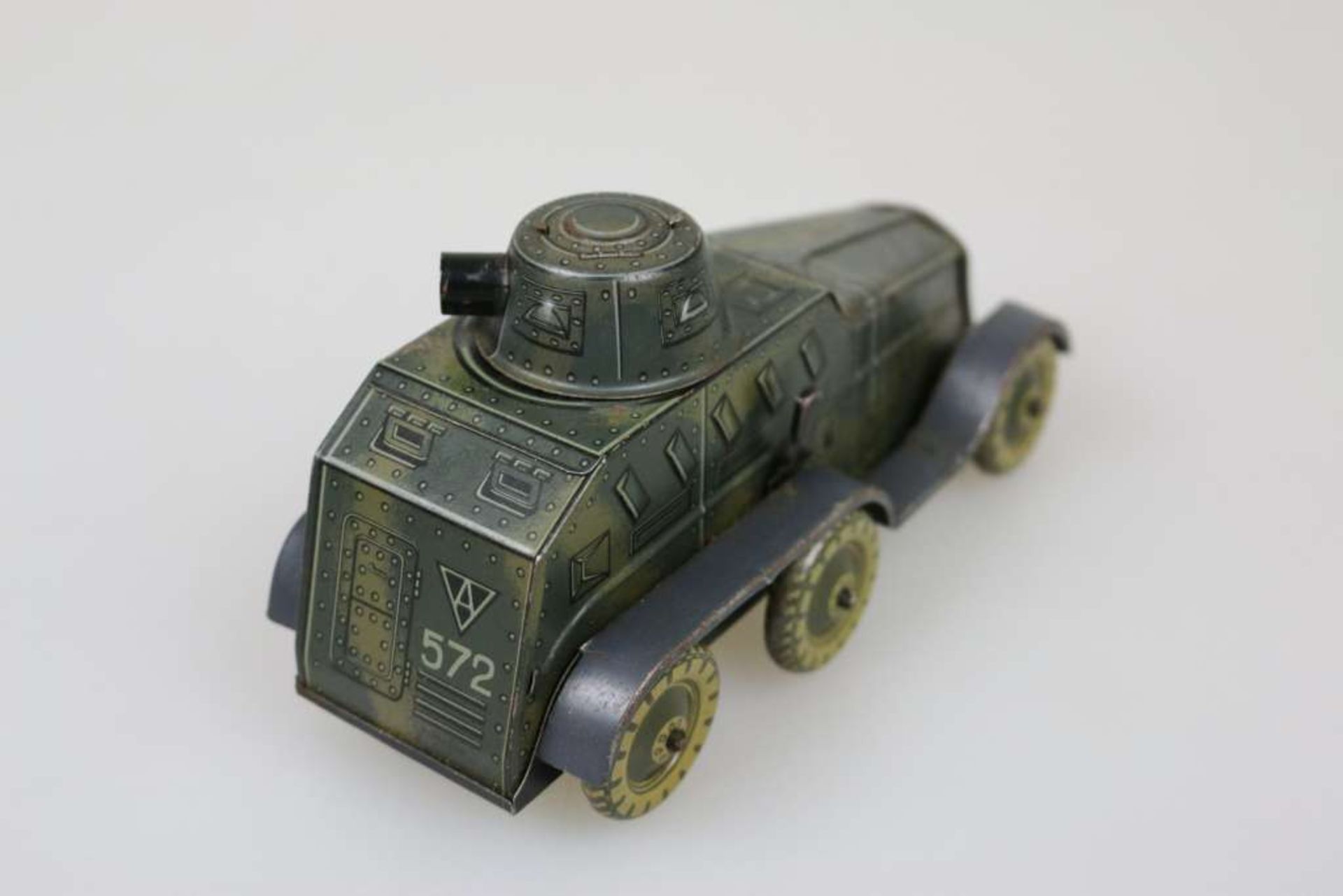 Arnold A 572 Panzerwagen mit Drehturm und Uhrwerkantrieb, lithographiertes Blech, Made in Germany - Image 2 of 2