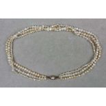Perlenkette, 3-strängig, Süßwasser-Keshi-Perlen in vers. Größen, 585er Gelbgoldverschluß mit