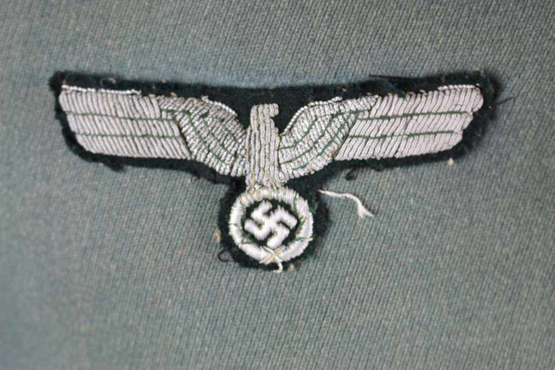 Wehrmacht Heer Waffenrock und Schirmmütze eines Kompaniefeldwebels der 1. Kompanie Panzerregiment 1. - Image 4 of 17