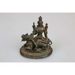 Kuan Yin, Tibet, Metallguss, H. 15,5 cm.