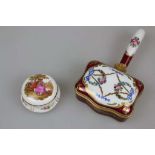 Limoges, kleine Deckeldose, polychrome Malerei und goldstaffiert, D.: 8 cm und rechteckige