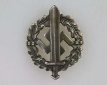 SA-Sportabzeichen in Bronze, Eisen bronziert, rückseitig "Eigentum der SA Sportabzeichen