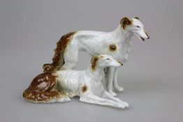 Carl Scheidig Porzellanfabrik, Hundeskulptur, 1. Hälfte 20.Jh., ein liegender und ein stehender